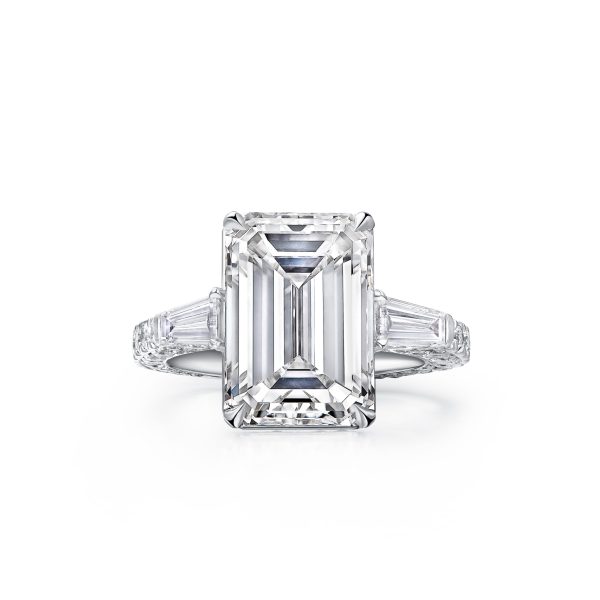 8ct Emerald Cut With Baguett Side Stones